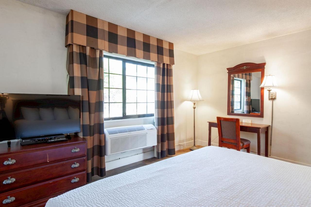 Studio City Court Yard Hotel Dış mekan fotoğraf