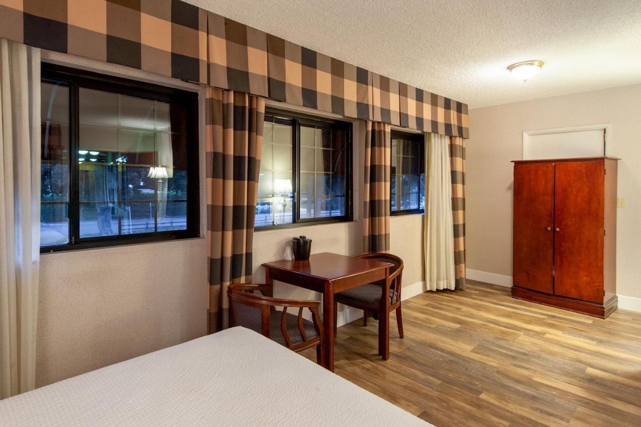 Studio City Court Yard Hotel Dış mekan fotoğraf