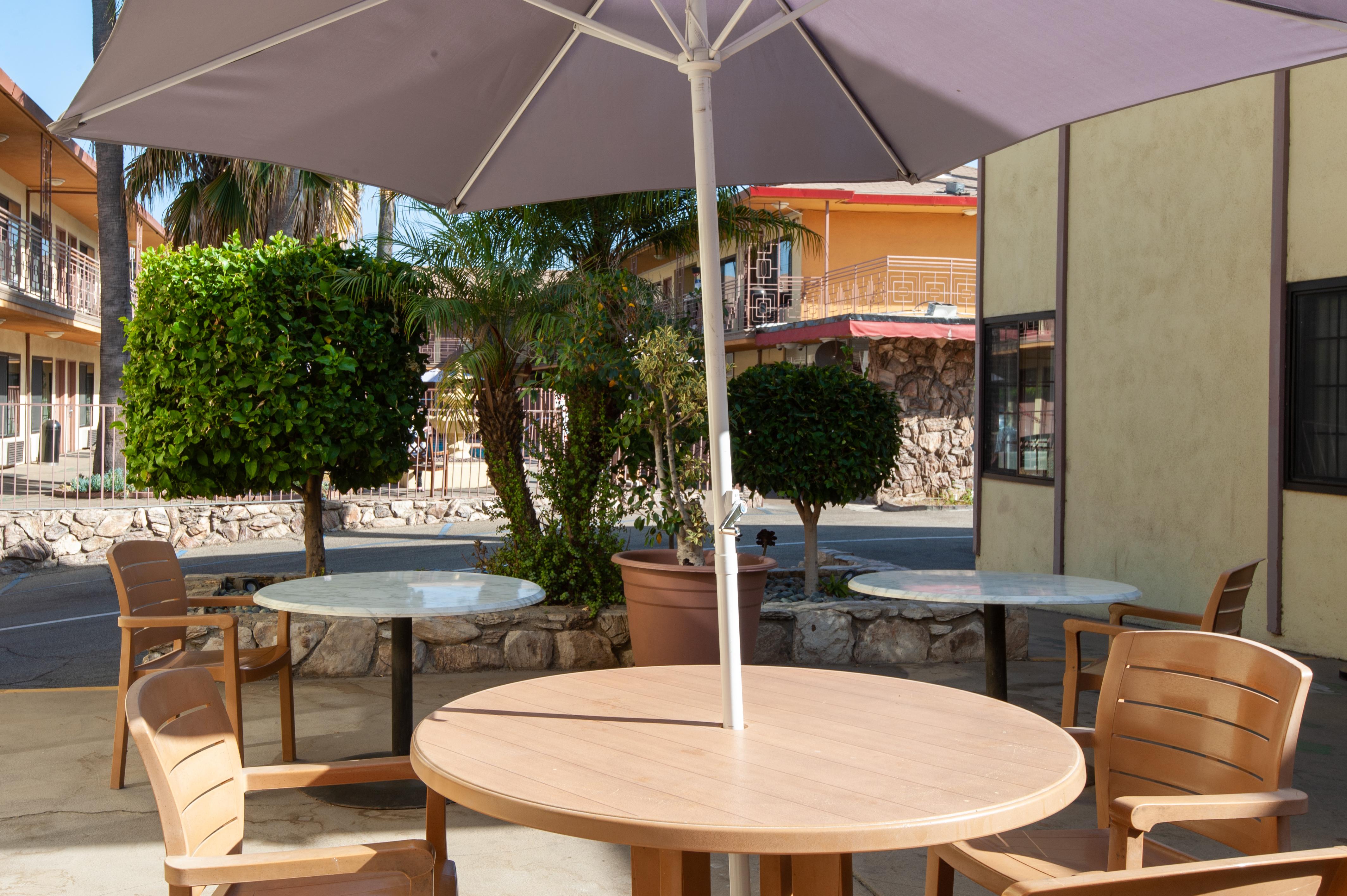 Studio City Court Yard Hotel Dış mekan fotoğraf